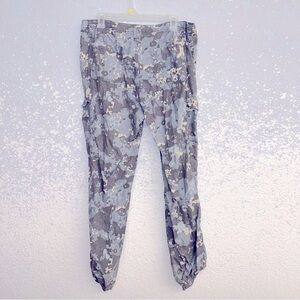 Women’s Faded Glory gray camo pants sz 14